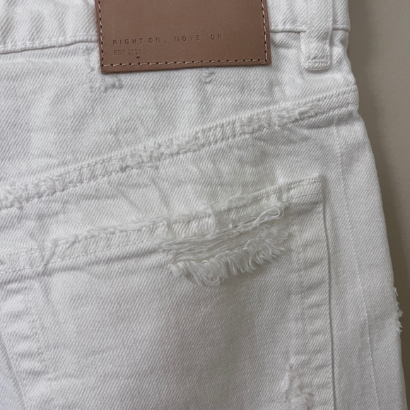 ZARA HIGH WAIST DENIM SHORTS - WHITE - SIZE 28 (US 6) - Picture 4 of 4
